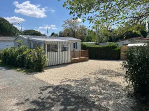 Image of Waterfront mobile home Port des Barques 17 (in residential park)