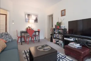 Image of Spacious Roland Park Apt near Hopkins
