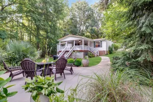Image of HUGH COVERED PORCH, BOATHOUSE, PETS,\nSHORT PATH TO BOATHOUSE.