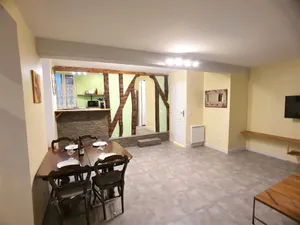 Image of F2 in the heart of town with troglodyte room