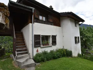 Image of detached holiday home in Grengiols \/ Valais views