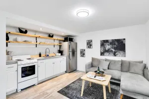 Image of Cute 2BR Condo Steps to Waterfront Park w\/ SmartTV