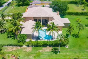 Image of PARKLAND MANSION • SPACIOUS & HUGE YARD