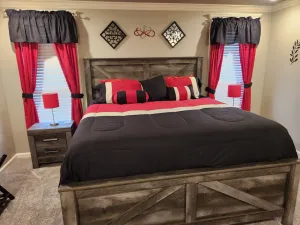 Image of 3 bedroom, 2 bath + garage Cottonwood Corner