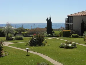 Image of Classified 2** T2 + cabin apartment facing the sea - Miramar beach - private parking