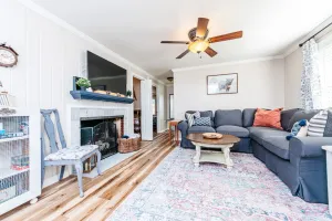 Image of Cozy home 2 min to Fairgrounds w\/ Trailer parking