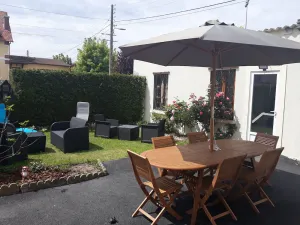 Image of House, garden, barbecue and bicycle classified 3*.