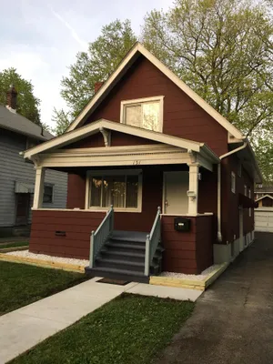 Image of House by Niagara River