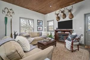 Image of Private 77 Acre Farm Hermann MO - Sleeps 8+