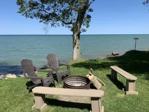 Image of Enjoy the views at this Gorgeous Lakeside Get-away!
