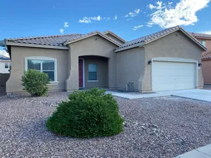 Image of Gorgeous newly renovated Bungalow beside the park!