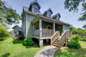 Image of Lighthouse Cottage: Classic Ocracoke Cottage