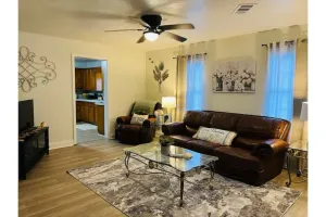 Image of Hello Darling Comfy Cottage-Newly Remodeled