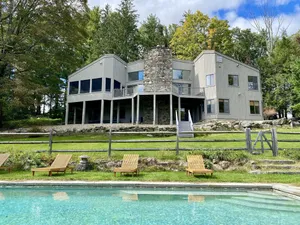 Image of A Secluded Modern Getaway