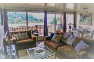 Image of The Heron in Meydenbauer Bay Bellevue | 29 Nights!