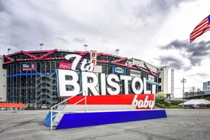 Image of Neat&Suite @ Bristol Motor Speedway, Hot Tub, Pool