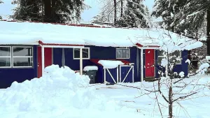 Image of Raw Gold - Affordable, Near Mendenhall Glacier, Trails, and Conveniences - DISCOUNTS ON TOURS!