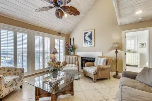 Image of SPC 12 is a 3 BR Villas that sleeps 10 on the lake
