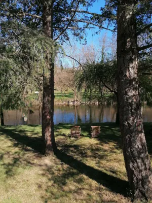 Image of La CABANE AUX ECREVISSES - LES PIEDS DANS L'EAU
