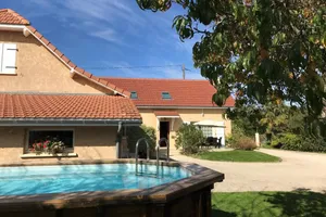 Image of CHEZ MARTENS - MASCARAAS-HARON