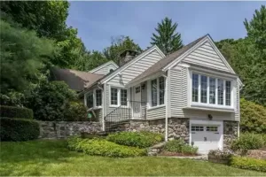 Image of Charming lake side retreat