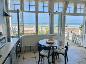Image of Appartement en front de mer avec terrasse et vue mer