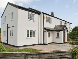 Image of A spacious property less than 3 miles from the coast and centre of wonderfully cosmopolitan Lytham.