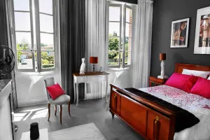 Image of LE CHERCHE MIDI Chambres d'hôtes avec CUISINE EQUIPEE grand jardin PARKING SECURISE GRATUIT