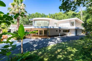 Image of Superb architect villa, in a very beautiful park