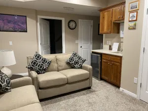 Image of Cozy Corner in center of Murray, close by IMC, St Mark’s hospital and UofU