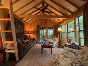 Image of An elegant waterside retreat in the Red Hills