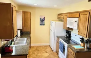 Image of STEPS TO OCEAN! #3 Beautiful & Clean !!