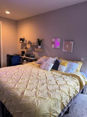 Image of King bed:private entry: bedroom