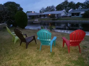 Image of PROMO 5% weekly and 8% monthly discount!\nPsalm139 Canal Front Vacation Home