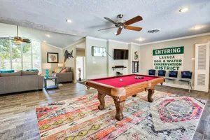 Image of 12 Armadillos Main St: 2 Houses\/Steps to Dwtn\/Sleeps 18\/Fun outdoor space!