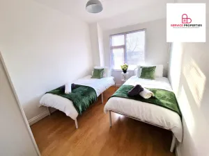 Image of 4BR Bedford-House FREE Parking