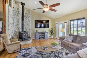 Image of Updated Cottonwood Home with Patio and Fire Pit!