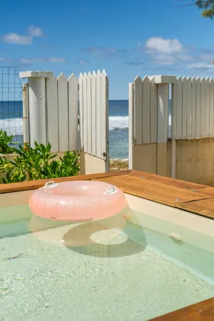 Image of moorea temae bungalow lory bord de mer