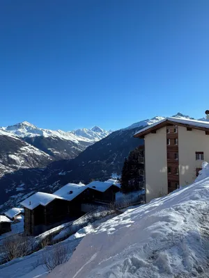 Image of Les Collons 1800m - 4 Valleys - 3 Bed Luxury Ski Apt + Jacuzzi + WIFI, lift 50m