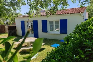Image of 200m from the sea: house for 4 people with swimming pool and garden