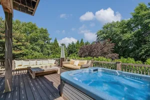 Image of Montauk Family Gem: HotTub, Pro Kitchen, Fireplace