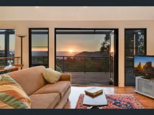 Image of Narrow Neck Views - Peaceful 4 Bedroom Home with Stunning Views!