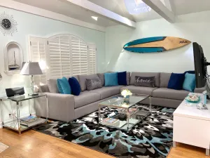 Image of Beautifully Remodeled Luxurious Beach House 1.5 Blocks from the Beach