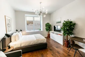 Image of Kislak 304 Chic Studio in the Heart of Downtown