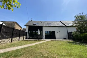 Image of Lower Curscombe Barn - Beautiful 400-year-old threshing barn. Pet-friendly.