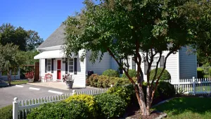 Image of The Cary Cottage 1 BR 1 BA Private Sleeps 4 - Downtown Cary, Eat Drink Play Shop