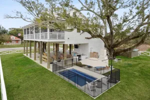 Image of Heated Pool, Steps to Beach, Stylish Interior, Amenities Galore!