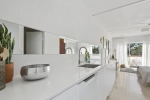 Image of Top floor studio - The Perfect Couples Retreat.  Walk to beach.