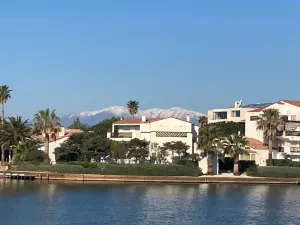 Image of Overlooking a lagoon and 5 mins from superb beach