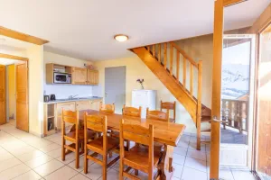 Image of Chalet Ensoleillé 5 Minutes des Pistes | Piscine